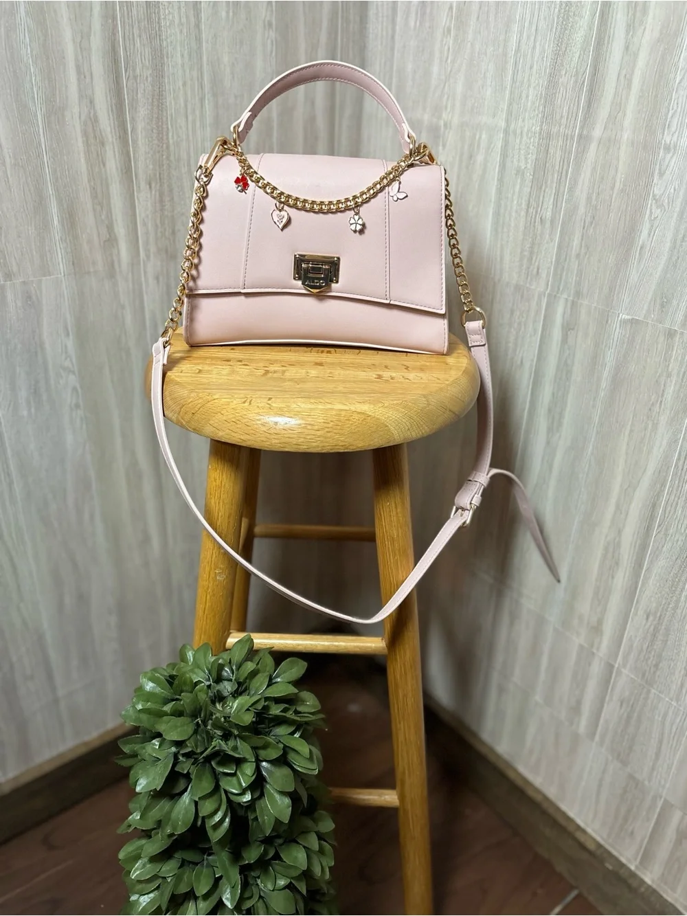 ALDO Light Pink Structured Charm Handbag Excellent Condition - Picture 4 of 14